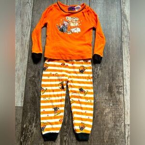 Girl’s size 24 months 2-piece Halloween pajama set